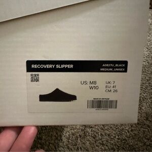 ALO Yoga Unisex Black Recovery Slippers - women 10 men 8